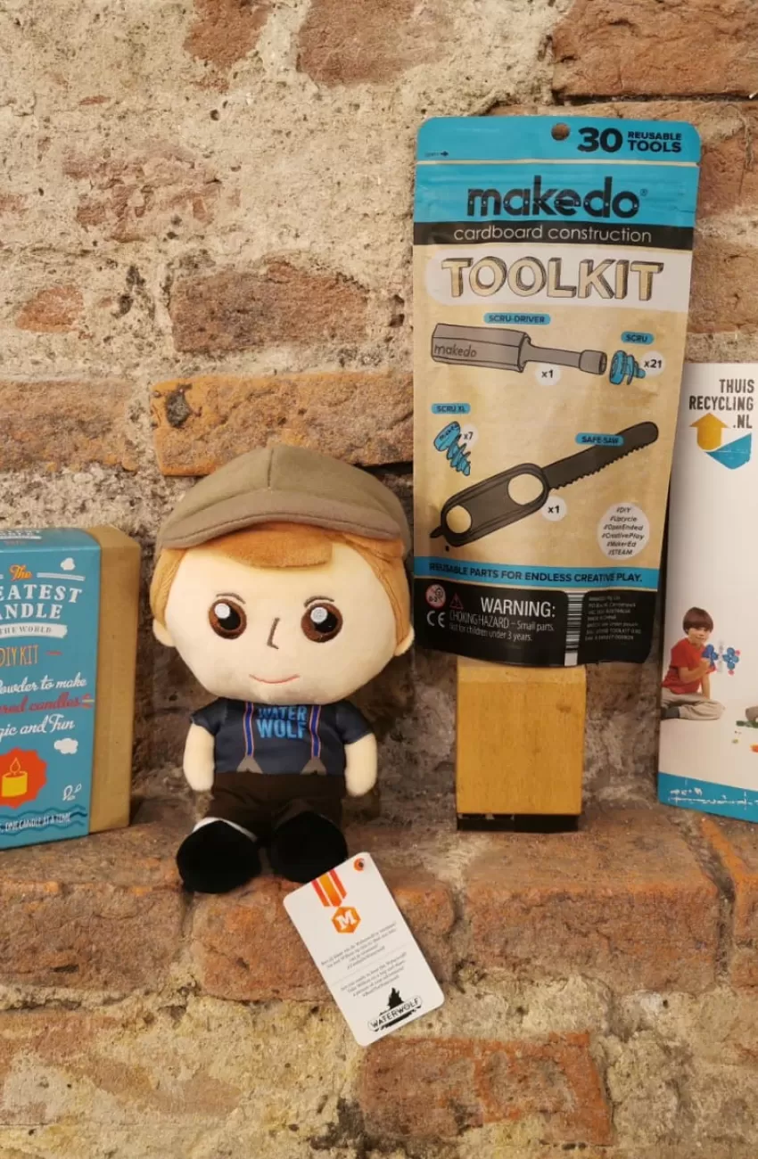 Give discovery and construction toys as a gift
