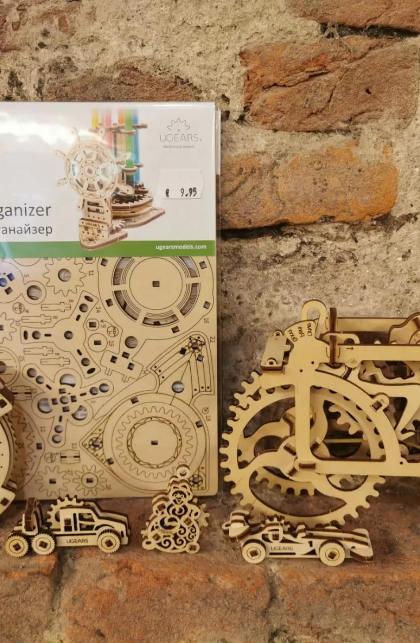 Give discovery and construction toys as a gift
